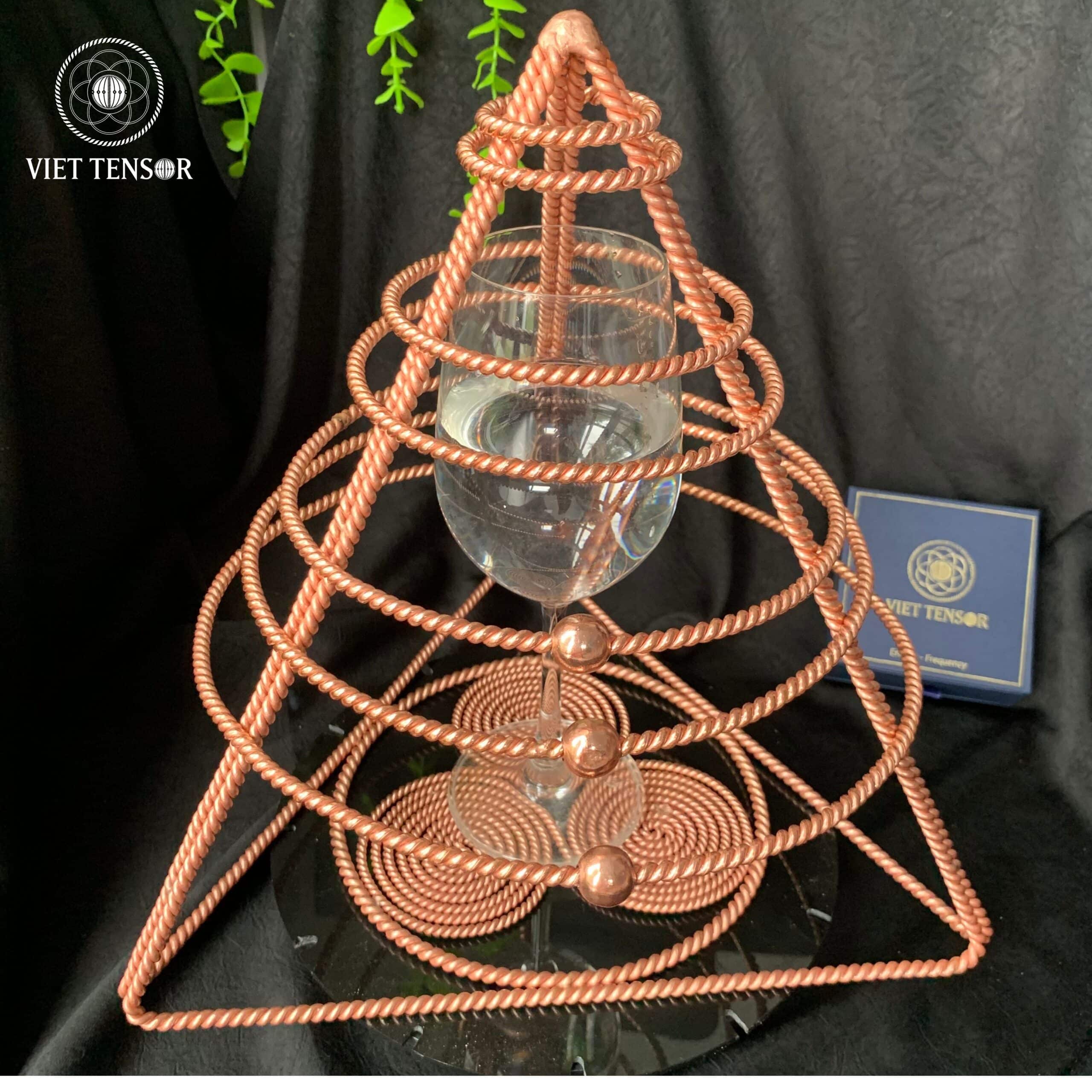 Kim tự tháp nạp nước 7 tần số - Khối lập phương Indigo & Cuộn dây Triskelion - Thiết bị nước cấu trúc