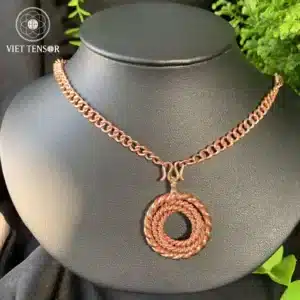 MẶC VÒNG XOÁY CỦA VŨ TRỤ